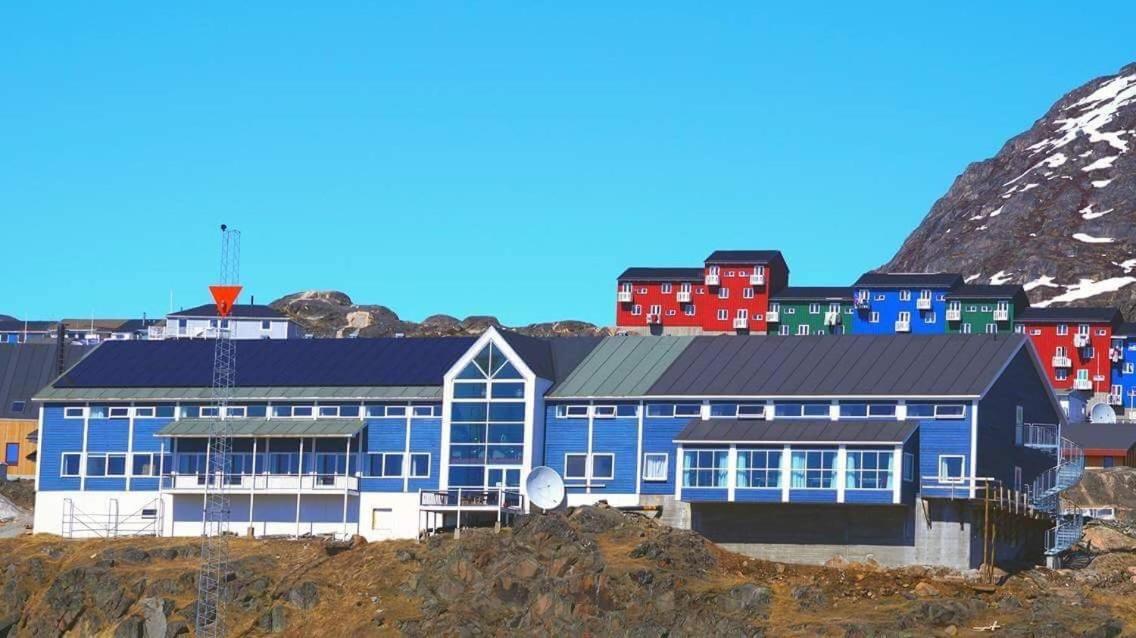 Hotel Qaqortoq Exteriör bild